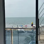 habitacion con vista al mar